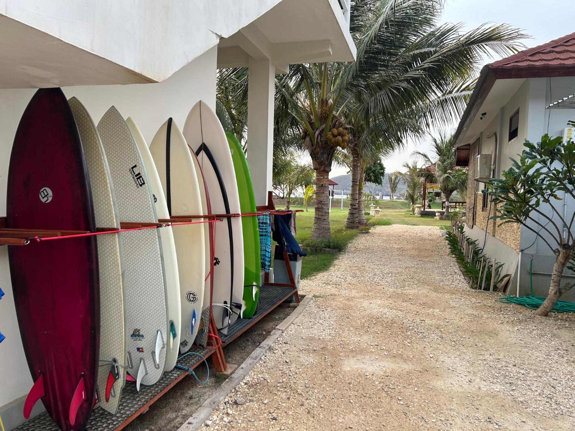 Mama Nings Beach Hotel Sekongkang Luaran gambar
