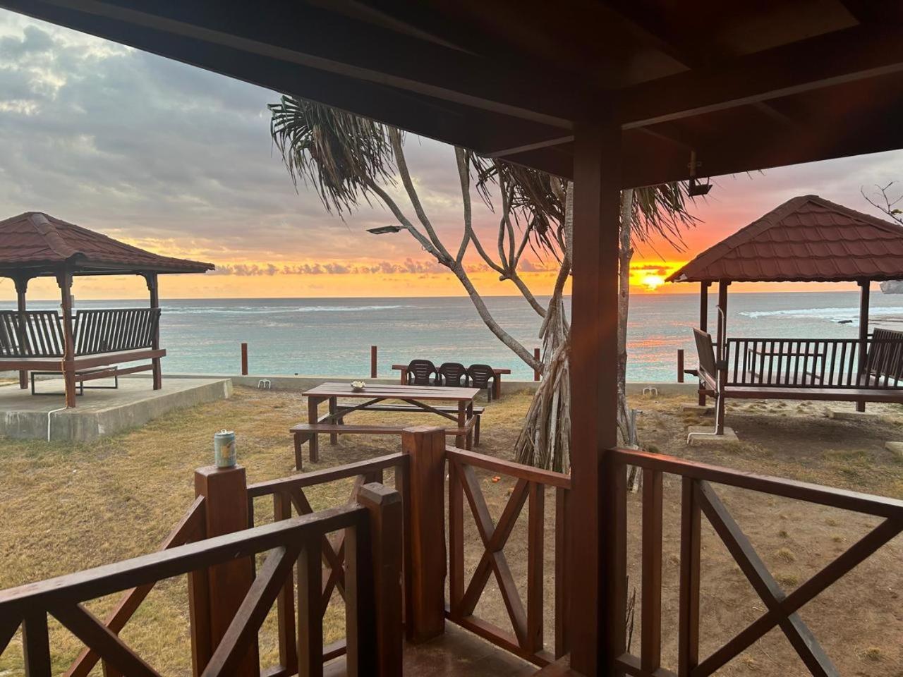 Mama Nings Beach Hotel Sekongkang Luaran gambar