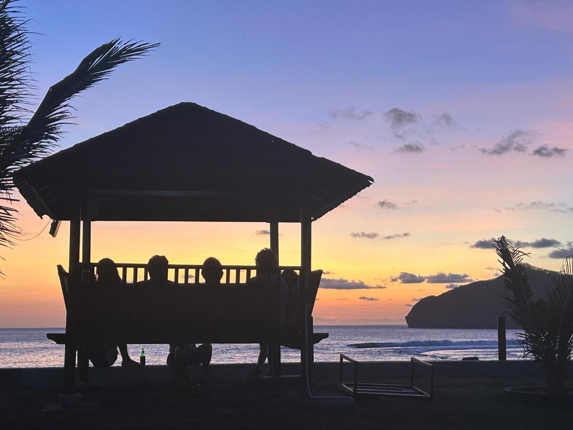 Mama Nings Beach Hotel Sekongkang Luaran gambar