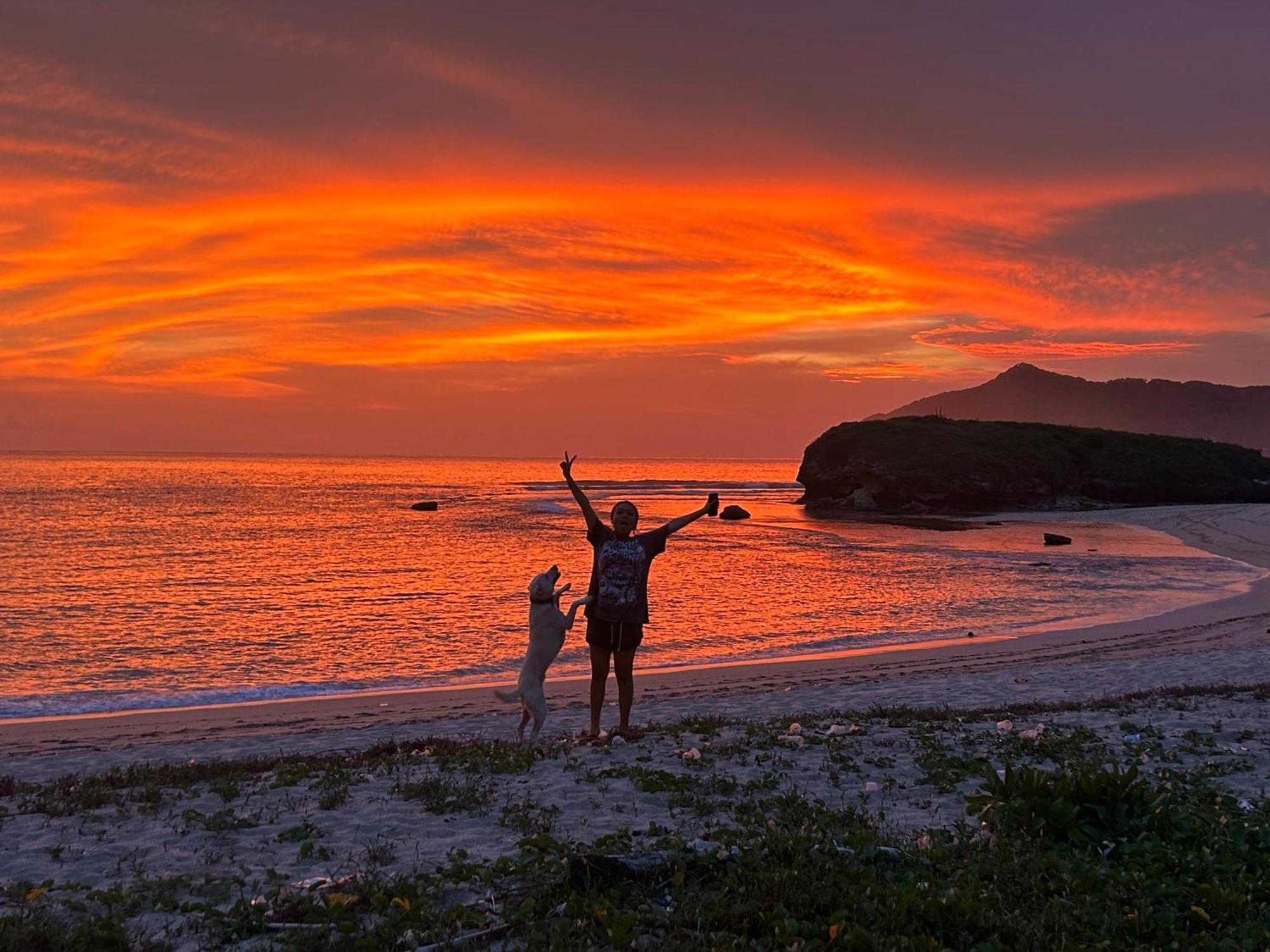 Mama Nings Beach Hotel Sekongkang Luaran gambar